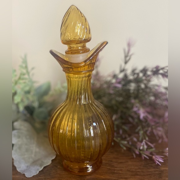 Amber perfume bottle - Picture 2 of 2